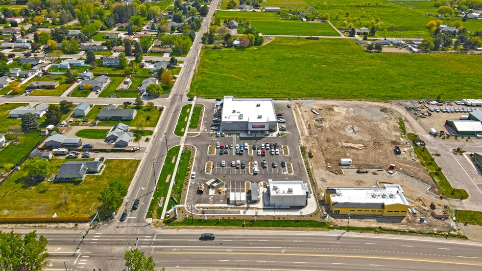 More Photos Of 2175 S Sub Station Rd, Emmett Supermarket For Sale