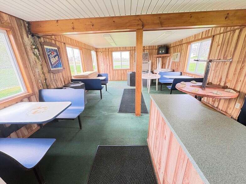 More Photos Of 8981 Telegraph Rd, Middleport Golf Course Driving Range For Sale