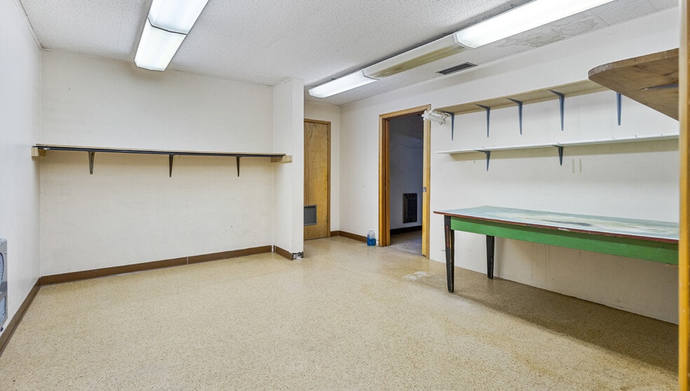 More Photos Of 820 Jefferson St NE, Salem Religious Facility For Sale
