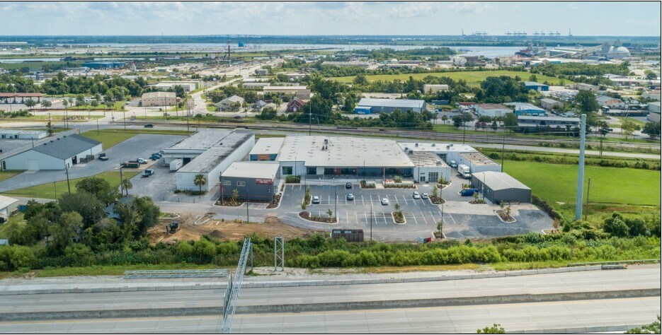 More Photos Of 1859 Summerville Ave, Charleston Office For Lease