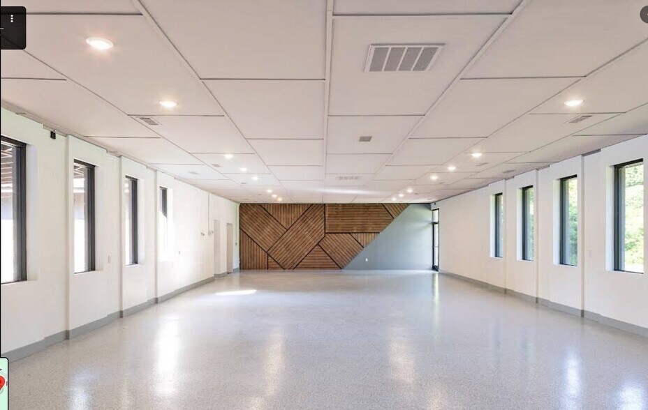 More Photos Of 901 Fite Rd Rd, Millington General Retail For Sale