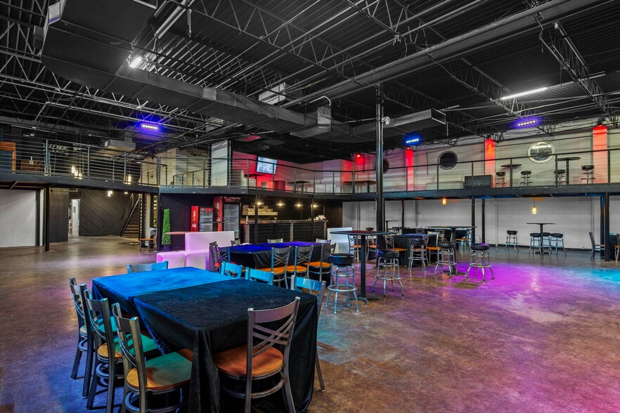 More Photos Of 110 E South St, Jackson Bar For Sale