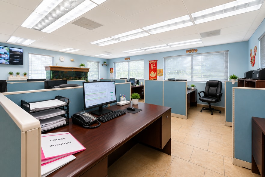 More Photos Of 6575 Nova Dr, Fort Lauderdale Warehouse For Sale