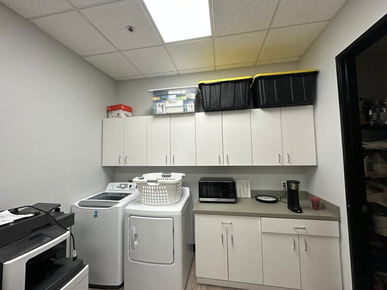More Photos Of 8410 W Thomas Rd, Phoenix Medical For Sale
