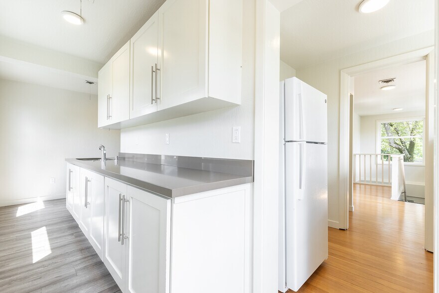More Photos Of 1801 Oak St, Napa Office For Sale