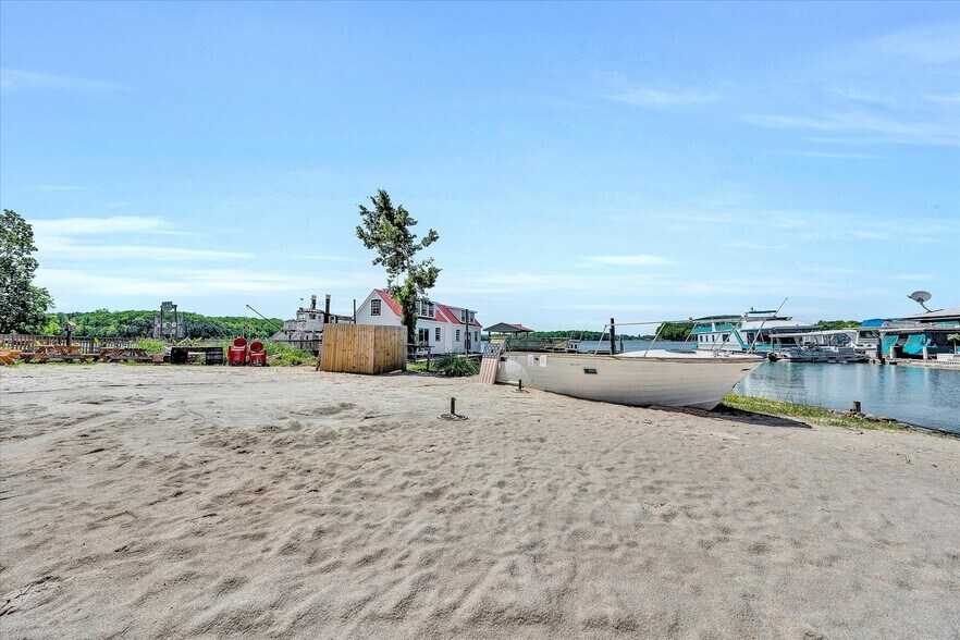 More Photos Of 3619 Airport Rd, Moneta Marina For Sale