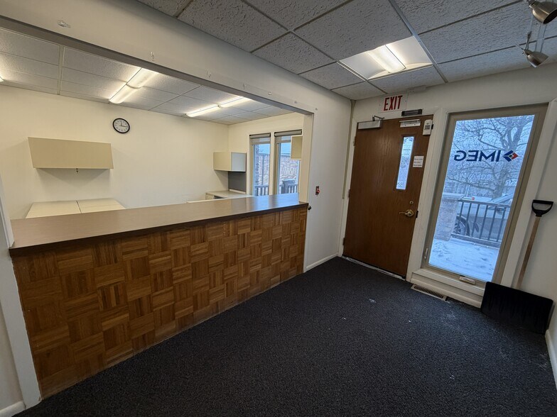 More Photos Of 672 E Royalton Rd, Broadview Heights Office For Sale
