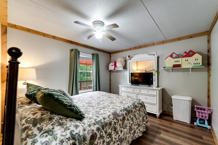 More Photos Of 270 Deyton Camp Rd, Robbinsville Marina For Sale