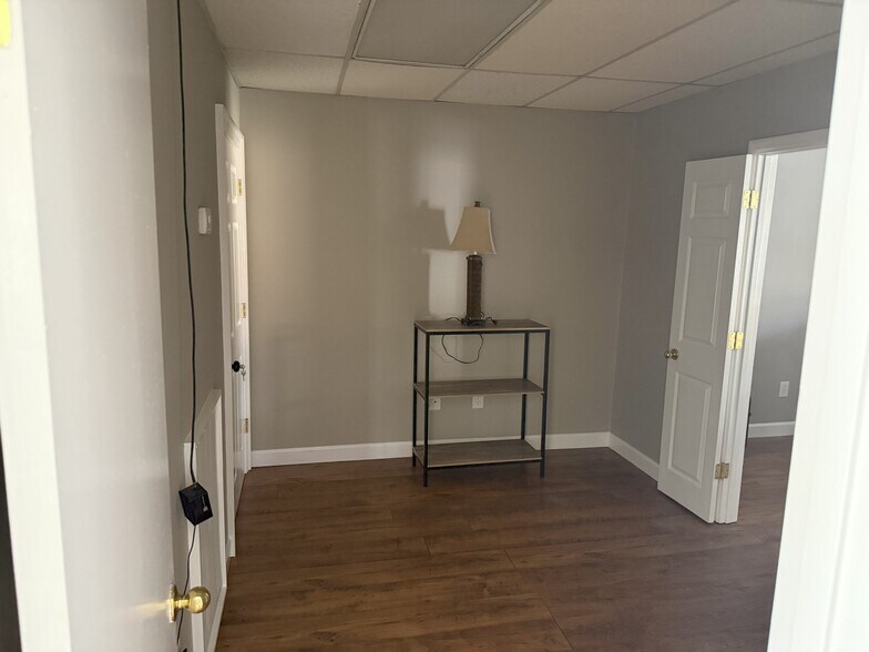 More Photos Of 2307 W Andrew Johnson Hwy, Morristown Storefront Retail Office For Lease