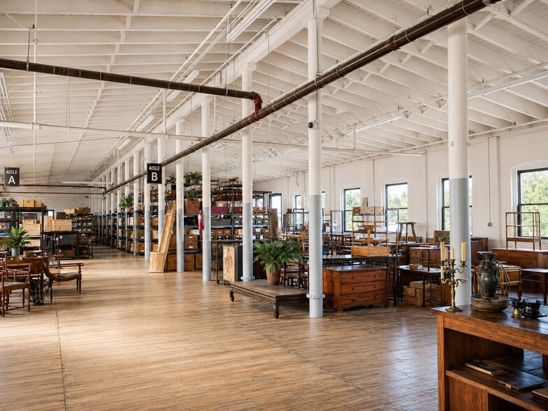 More Photos Of 500-530 Nepperhan Ave, Yonkers Showroom For Lease