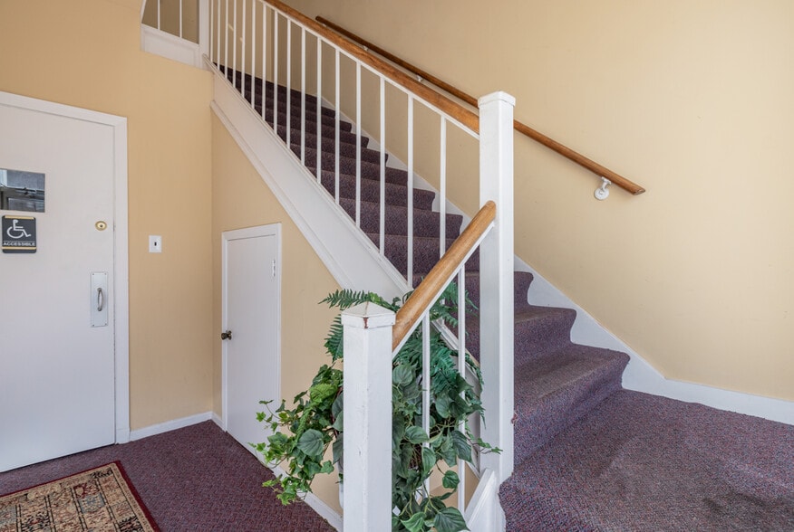 More Photos Of 401 Halifax St, Emporia Office For Sale