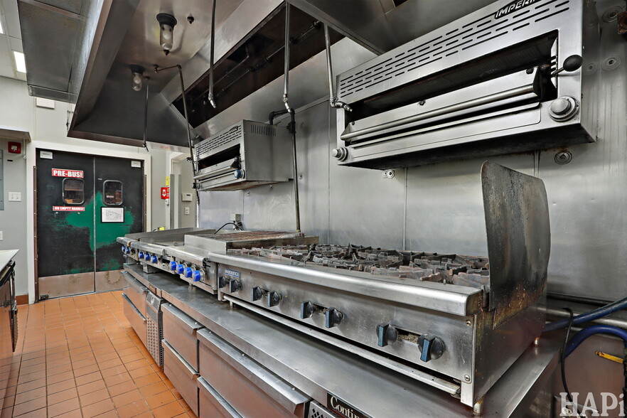 More Photos Of 10 W Grand Ave, Lake Villa Restaurant For Sale