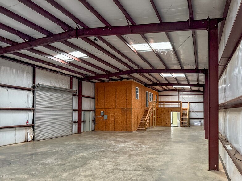 More Photos Of 725 Cardinal Cir, Summerdale Industrial For Lease