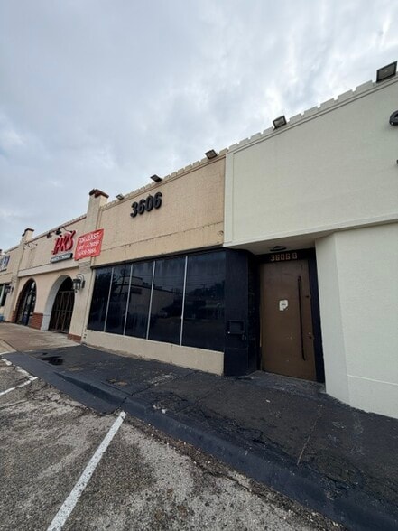 More Photos Of 3606-3614 Greenville Ave, Dallas Unknown For Lease