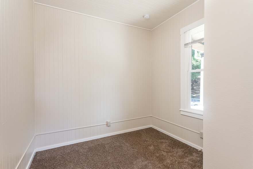 More Photos Of 811 Davis St, Santa Rosa Apartments For Sale