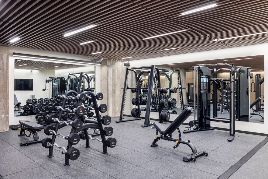 More Photos Of 100 Congress Ave, Austin Office For Lease