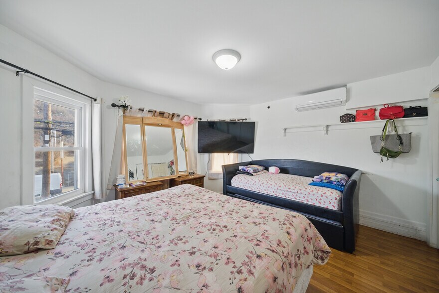 More Photos Of 203 E Blackwell St, Dover Multifamily For Sale