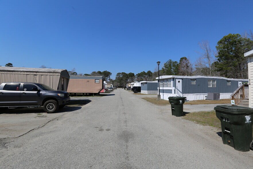 More Photos Of 306 Sundial Ln, Ladson Manufactured Housing Mobile Home Park For Sale