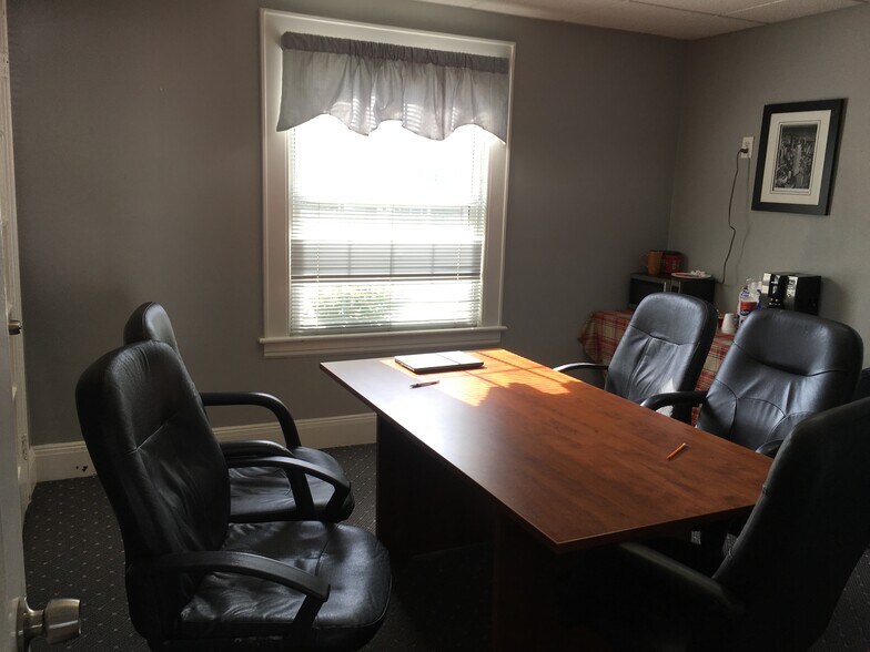 More Photos Of 4942 Main St, Bridgeport Office Residential For Sale