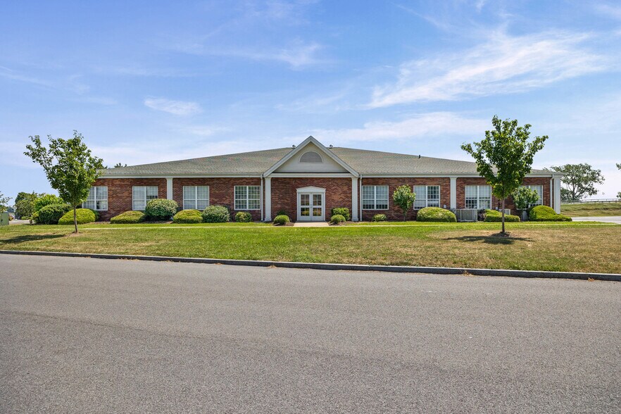 More Photos Of 70 Elizabeth Blackwell St, Geneva Office For Lease
