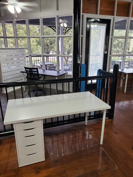 More Photos Of 204 S Austin St, Seguin Restaurant For Sale