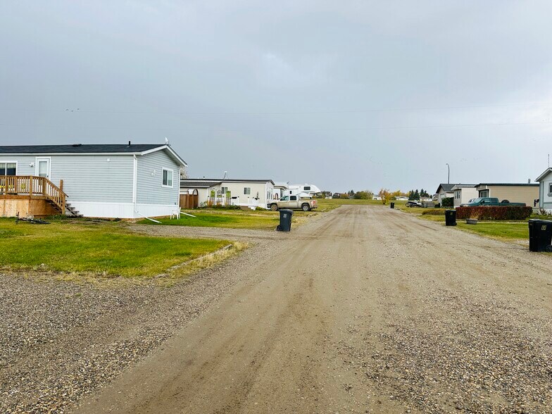 More Photos Of 10515 103 Av, Fairview Manufactured Housing Mobile Home Park For Sale