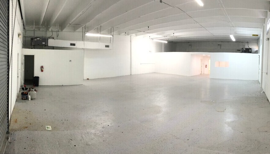 More Photos Of 2250 SW 30th Ave, Hallandale Warehouse For Lease