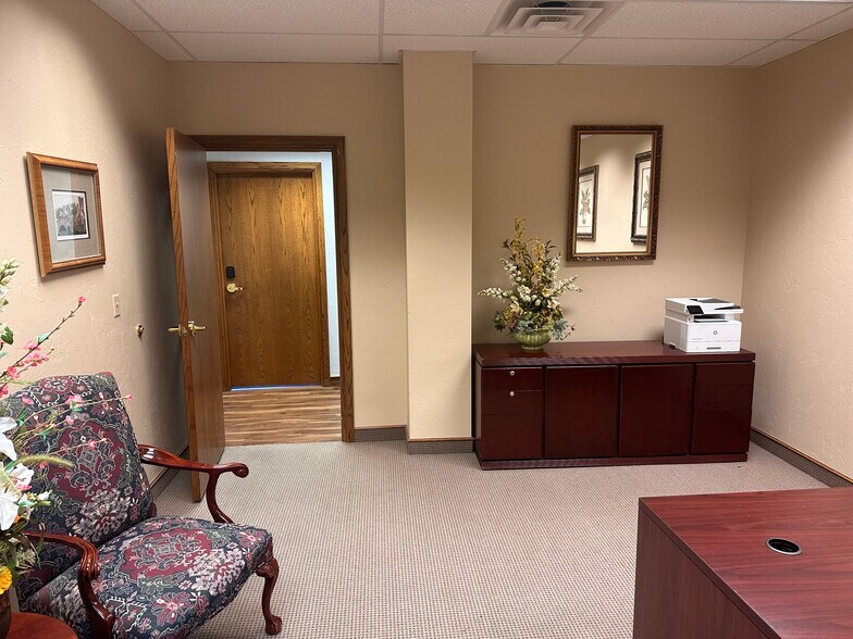 More Photos Of 6301 Waterford Blvd, Oklahoma City Office For Lease