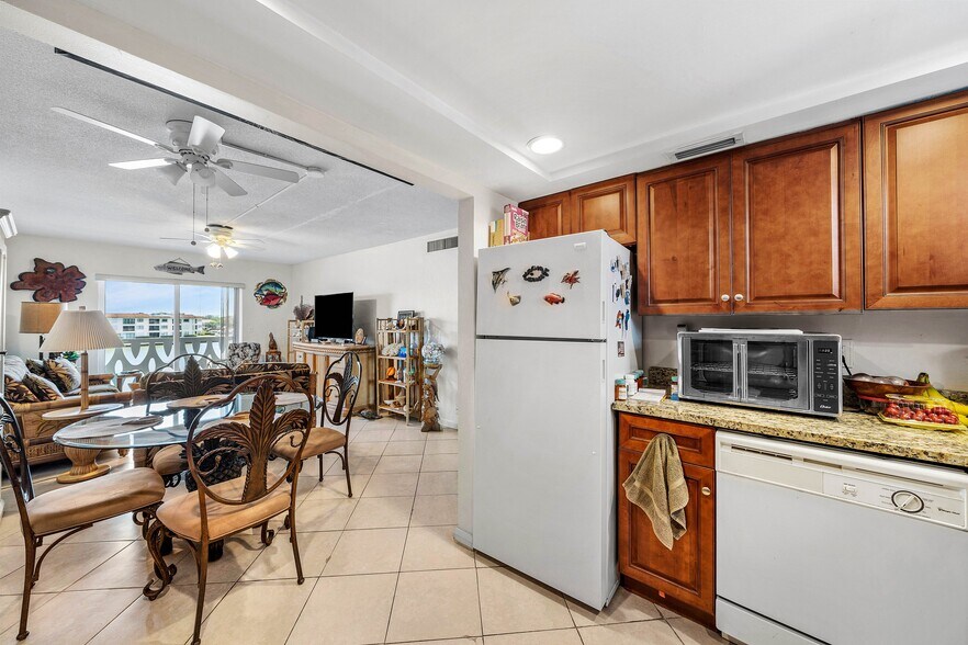 More Photos Of 628 Southwind Cir, North Palm Beach Apartments For Sale