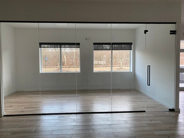 More Photos Of 113-115 S Main St, Beacon Falls Freestanding For Lease