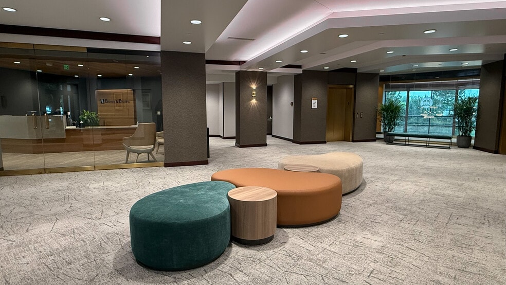 More Photos Of 1200 N Mayfair Rd, Wauwatosa Office For Lease
