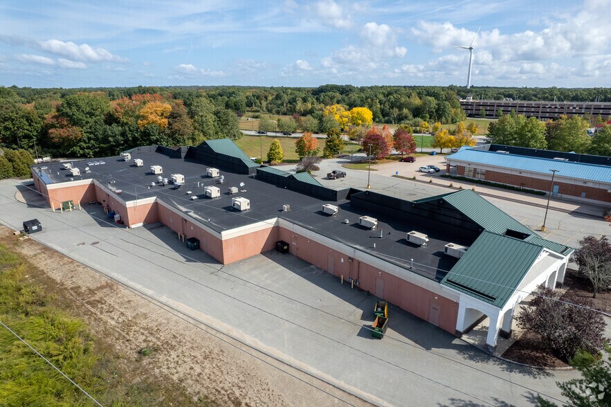 More Photos Of 1051 Ten Rod Rd, North Kingstown General Retail For Lease