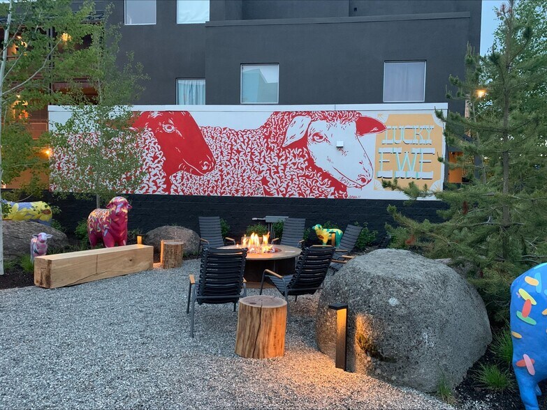 More Photos Of 600 Main St N, Ketchum Hotel For Lease