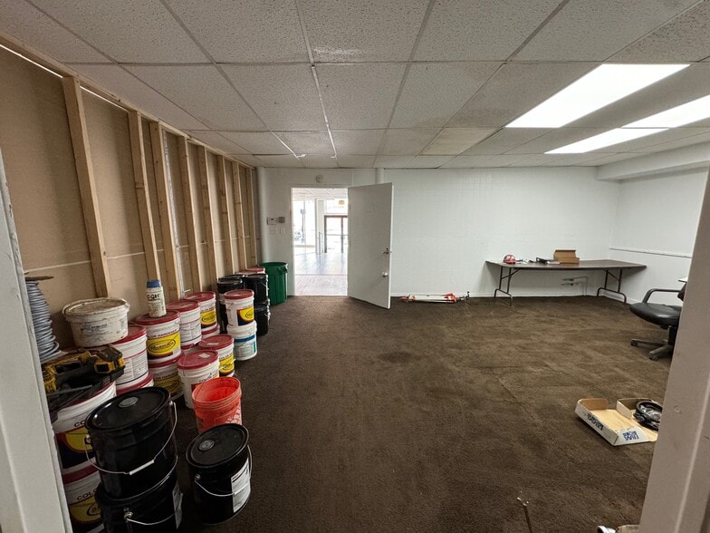 More Photos Of 1 Divinity St, Bristol Storefront Retail Residential For Lease