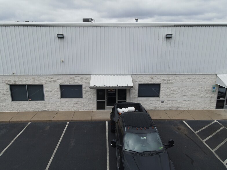 More Photos Of 10950 Pierson Dr, Fredericksburg Flex For Lease