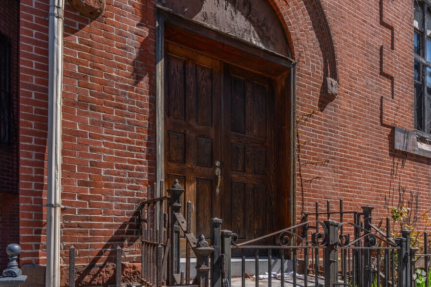 More Photos Of 237 17th St, Brooklyn Religious Facility For Sale