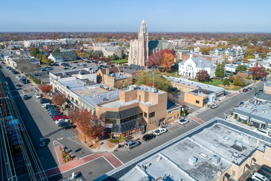 More Photos Of 265 Sunrise Hwy, Rockville Centre Office For Lease