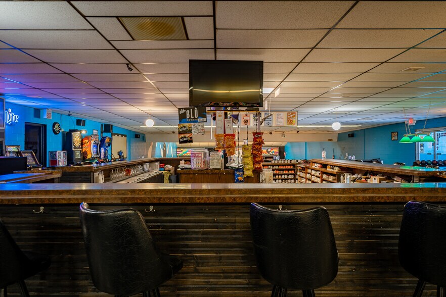 More Photos Of 675 Grant St, Winneconne Bowling Alley For Sale