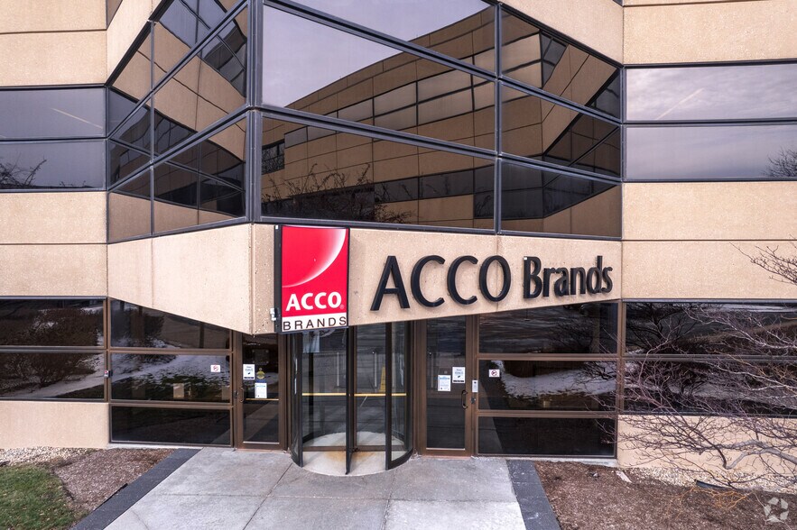 More Photos Of 1 Corporate Dr, Long Grove Unknown For Lease