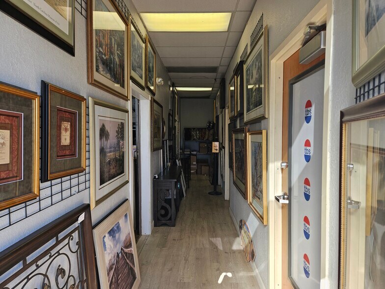 More Photos Of 27900 Industrial St, Bonita Springs Warehouse For Sale