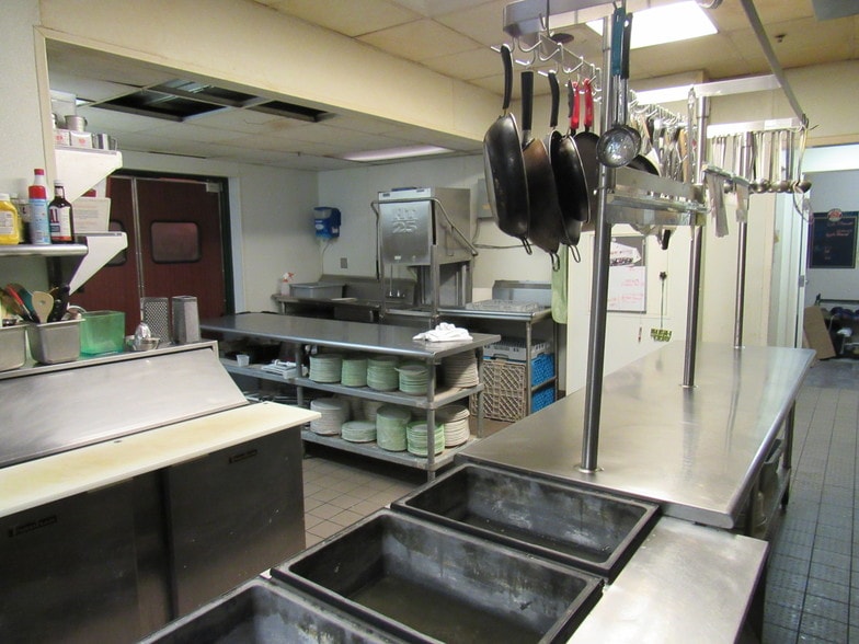 More Photos Of 107-109 N Main St, Bryan Restaurant For Sale