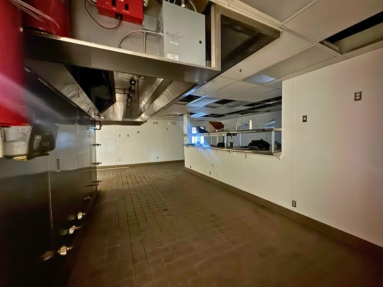 More Photos Of 1380 W Centerville Rd, Garland Restaurant For Lease