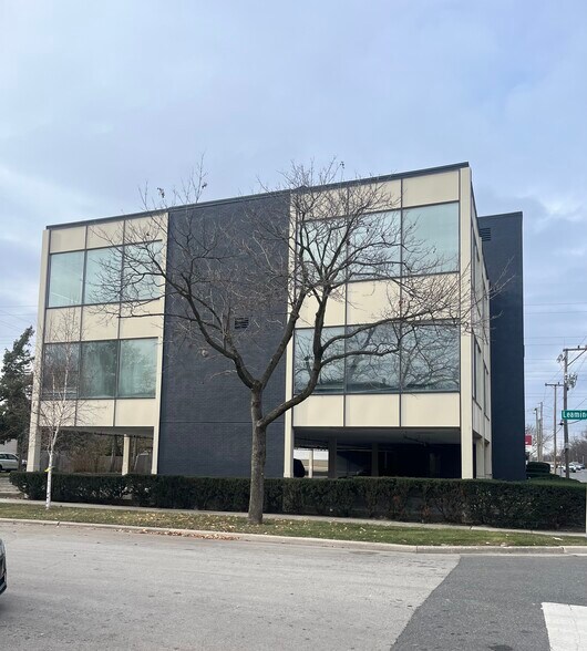 More Photos Of 5135 Golf Rd, Skokie Medical For Sale