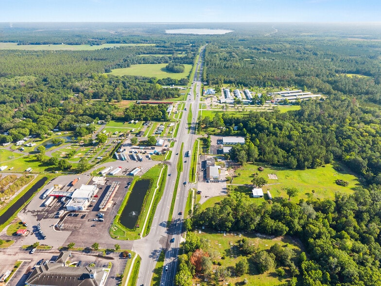 More Photos Of 17313 NE US Highway 301, Waldo Freestanding For Sale