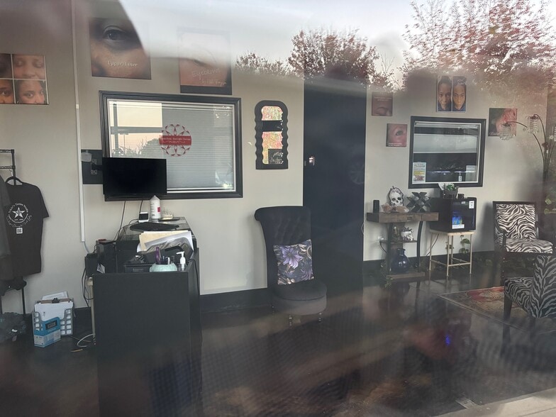 More Photos Of 1905 Rice Rd, Matthews Unknown For Lease