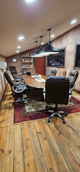 More Photos Of 11734 Schriber Rd, Buda Office For Lease