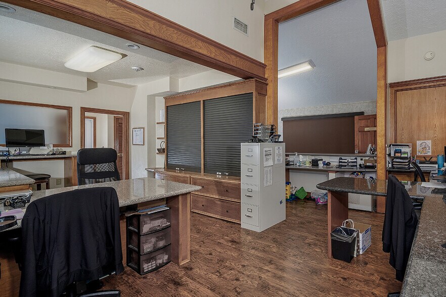 More Photos Of 26407 Oak Ridge Dr, Spring Medical For Sale