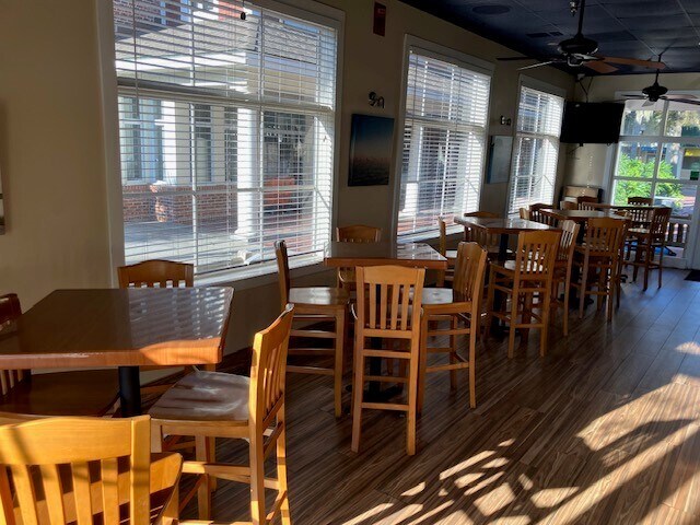More Photos Of 3 Skidaway Village Walk, Savannah Restaurant For Lease