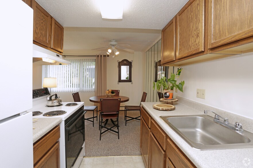 Primary Photo Of 815 E Grandview Blvd, Erie Apartments For Sale