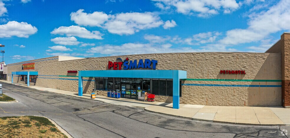 More Photos Of 6000-6100 Sawmill Rd, Dublin Storefront For Lease
